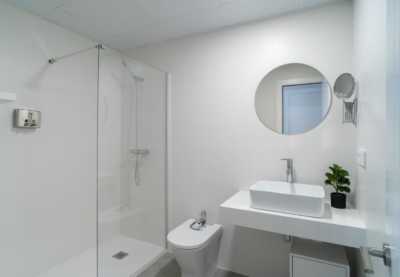 Aac Malaga - Apartamento Con Terraza, Muy Amplio, Totalmente Equipado, Cerca Del Centro Y Nuevo! Eksteriør billede